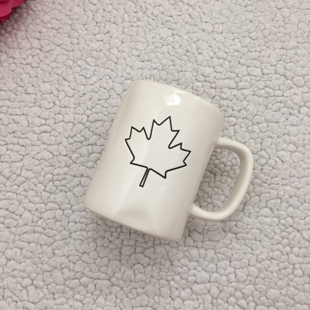 🦄 Rae Dunn Maple Leaf Canada Mug 🇨🇦